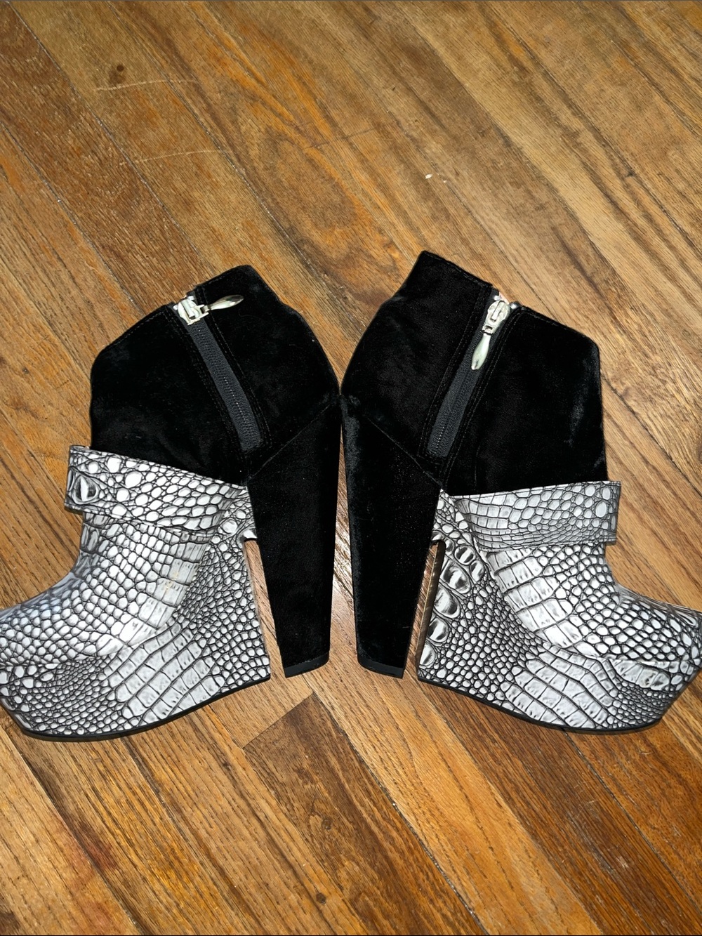 RARE 2010s early Christian Siriano velvet and snake print platform ankle boots - Picture 6 of 11